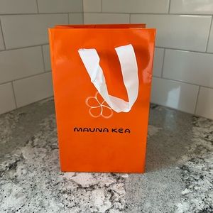 Mauna Kea beach hotel gift bag - small